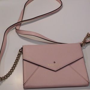 Selling a Kate spade pink crossbody!